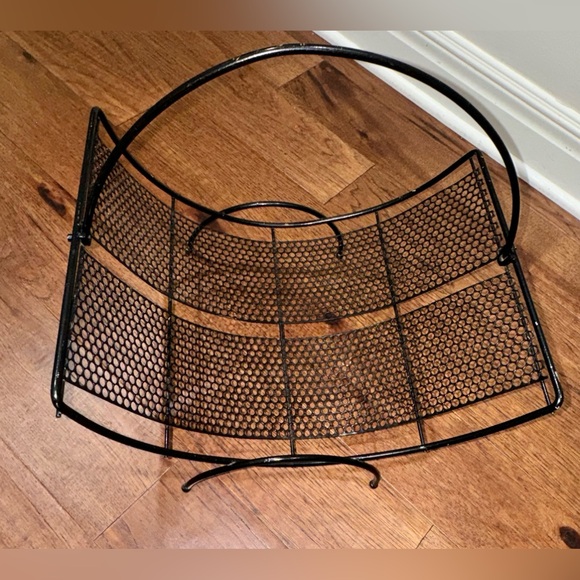 MCM Black Metal Mesh Magazine Storage Rack - Picture 4 of 8